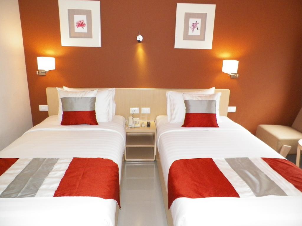 Hotel Tibera Taman Cibeunying Bandung Habitación foto